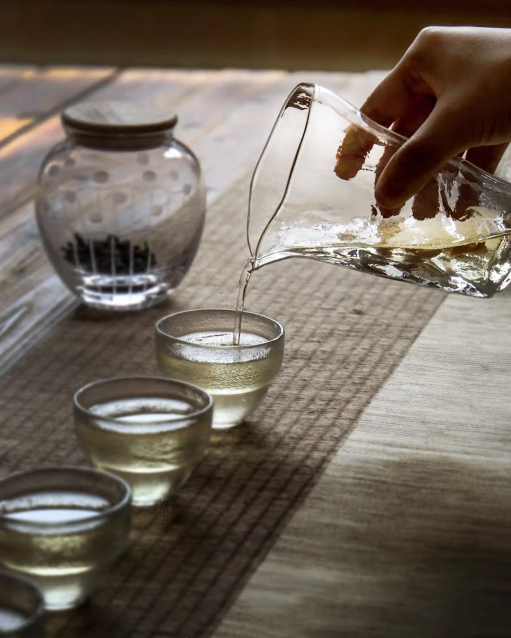 Glacial Rock Glass Dividing Cup