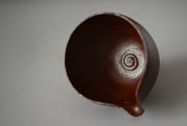 Earthen Dusk Dividing Cup Bronze