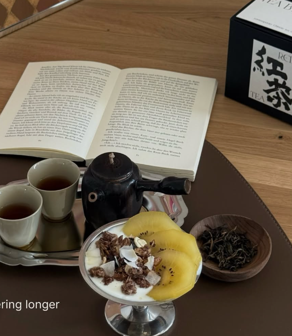 Somewhere between the first sip and the next chapter 🫖📖🤍A slow tea moment with this beautiful set from @teabyyuan | gifted...slow morning | tea ritual | morning tea | cozy breakfast | healthy breakfast | yogurt bowl | reading morning | slow living | mindful living | morning rituals | quiet moments | cozy lifestyle | intentional living | simple pleasures.#slowmorning #tearitual #slowliving #morningrituals #quietmoments