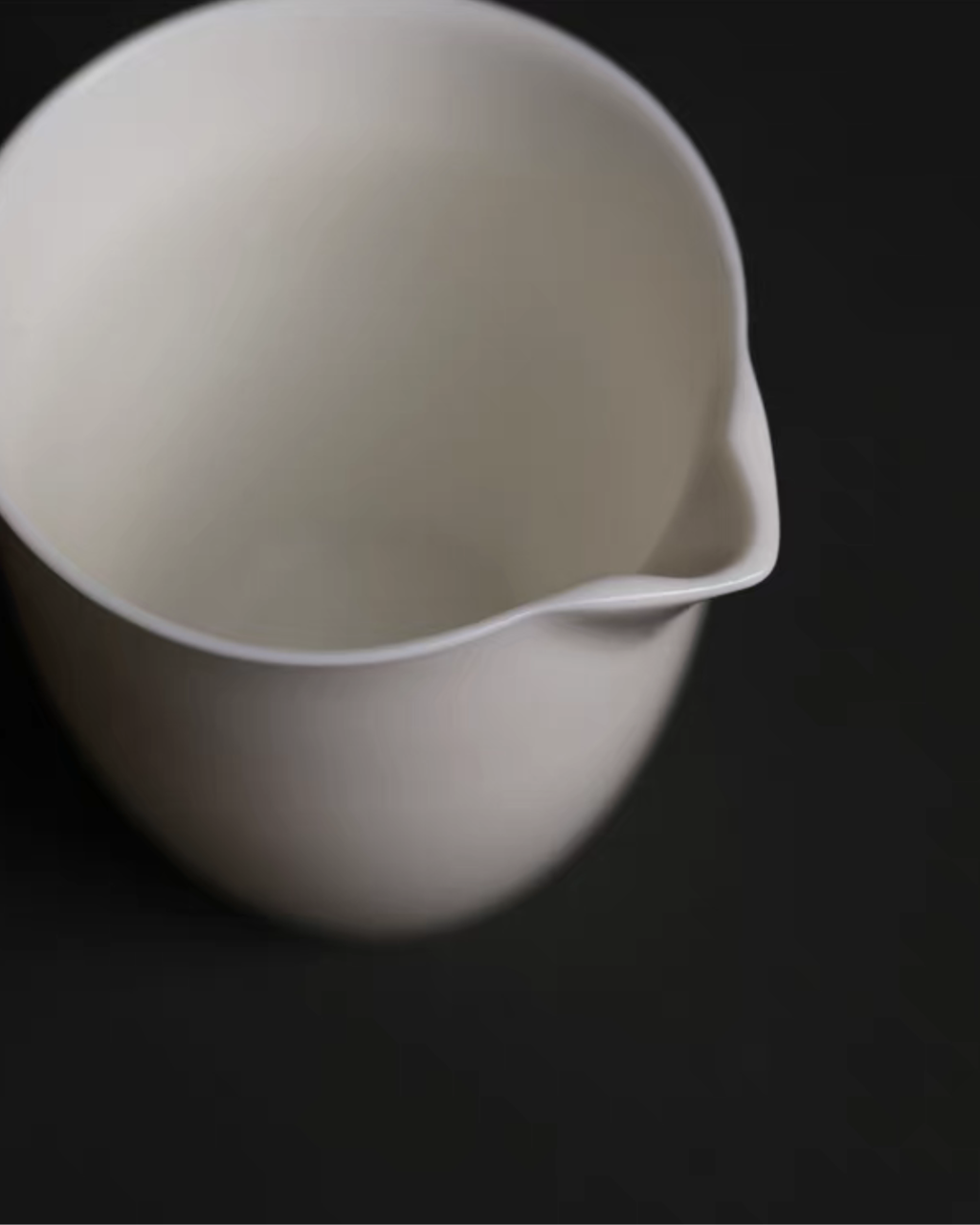 Ivory Crescent Dividing Cup